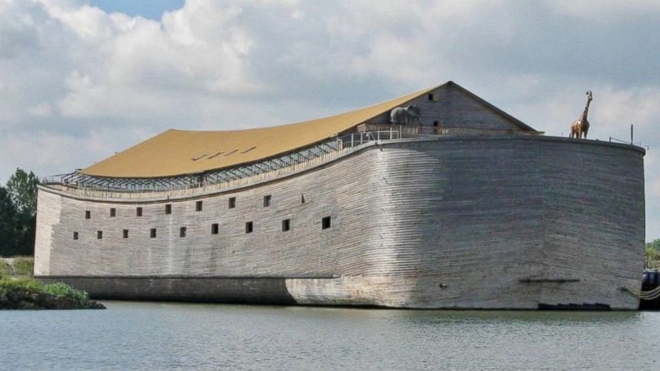 «The replica of Noah’s ark!» One contractor builds an immense ark and attracts tourists worldwide