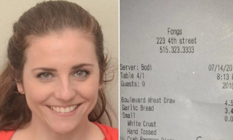 Waitress Slips A Note To Woman’s Husband When She Leaves The Table