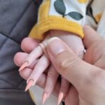 Mother Blasted Online After Sharing Photo Of Her Newborn’s Hands