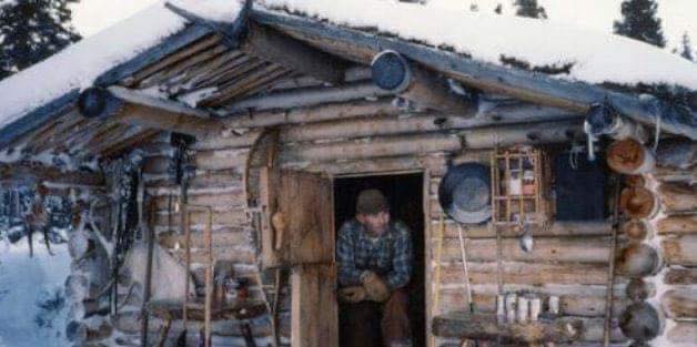 Eldery Man Lived Alone For Nearly 30 Years In The Mountains of Alaska In a Log Cabin Which He Built With His Own Hands