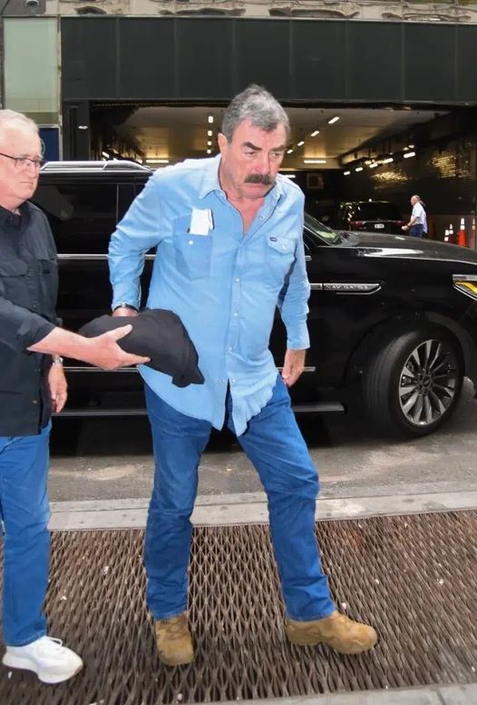 The latest pictures of Tom Selleck confirms what many of us suspected