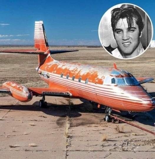 Elvis Presley’s Extravagant Private Jet: A Peek into Rock ‘n’ Roll Luxury