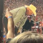 Garth Brooks Breaks Down Onstage in Oklahoma: “They Wouldn’t Cease Booing”