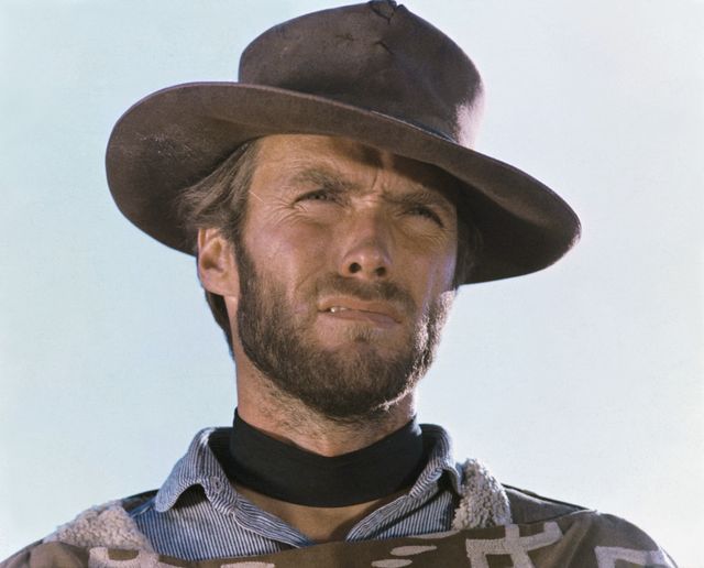 Clint Eastwood, 93, makes rare appearance, worrying fans with “so different” look – “he’s unrecognizable”