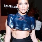 Such a face at 54?Jennifer Lopez showed herself without makeup, causing serious controversy among fans